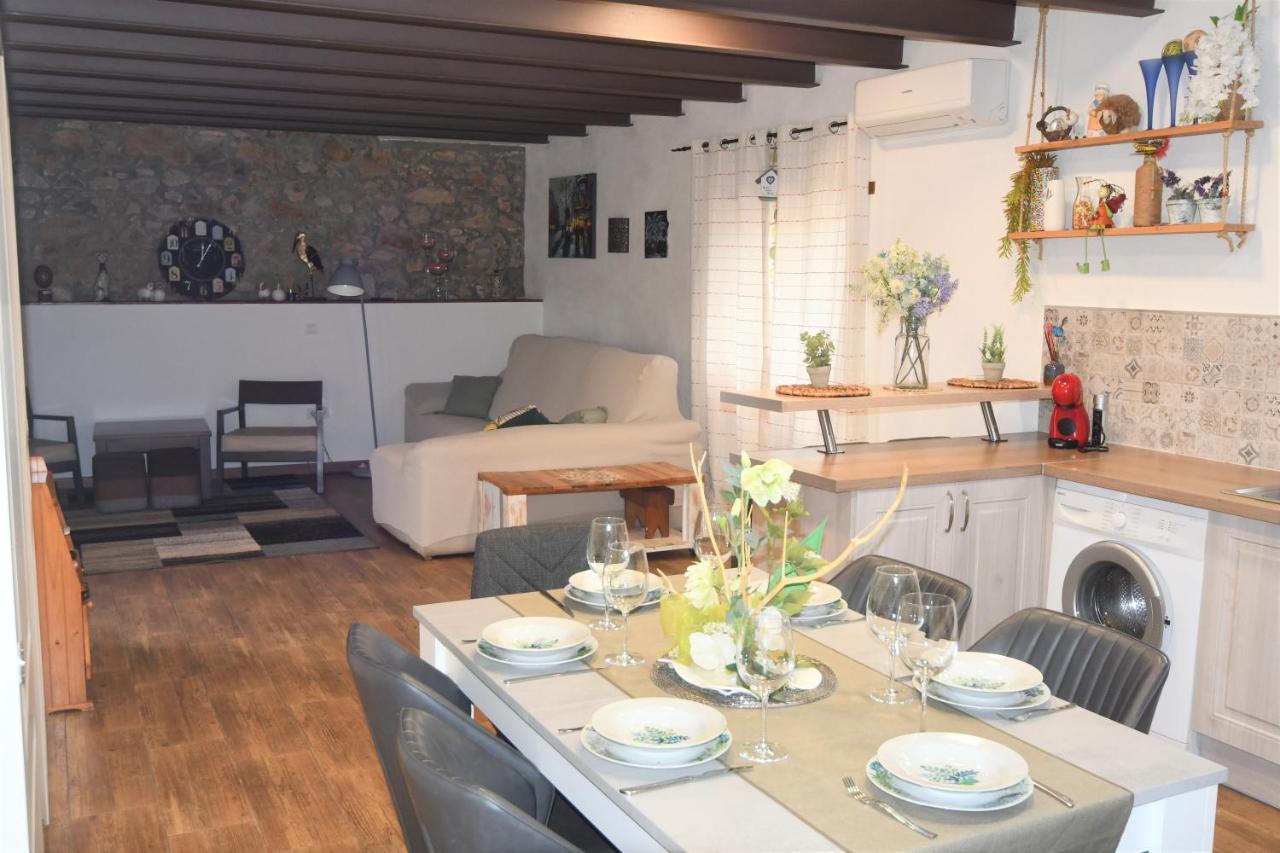 Casa Sara Villa Vilajuiga ภายนอก รูปภาพ